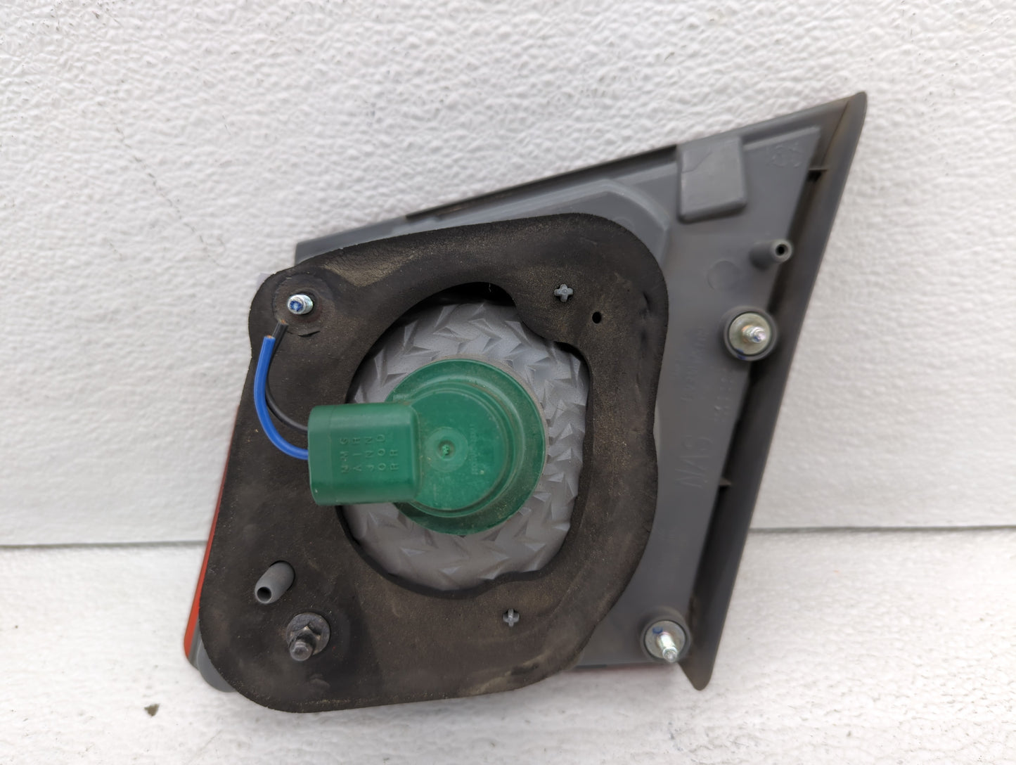 2011-2016 Chevrolet Cruze Tail Light Assembly Driver Left OEM P/N:265503SH5A Fits Fits 2011 2012 2013 2014 2015 2016 OEM Use