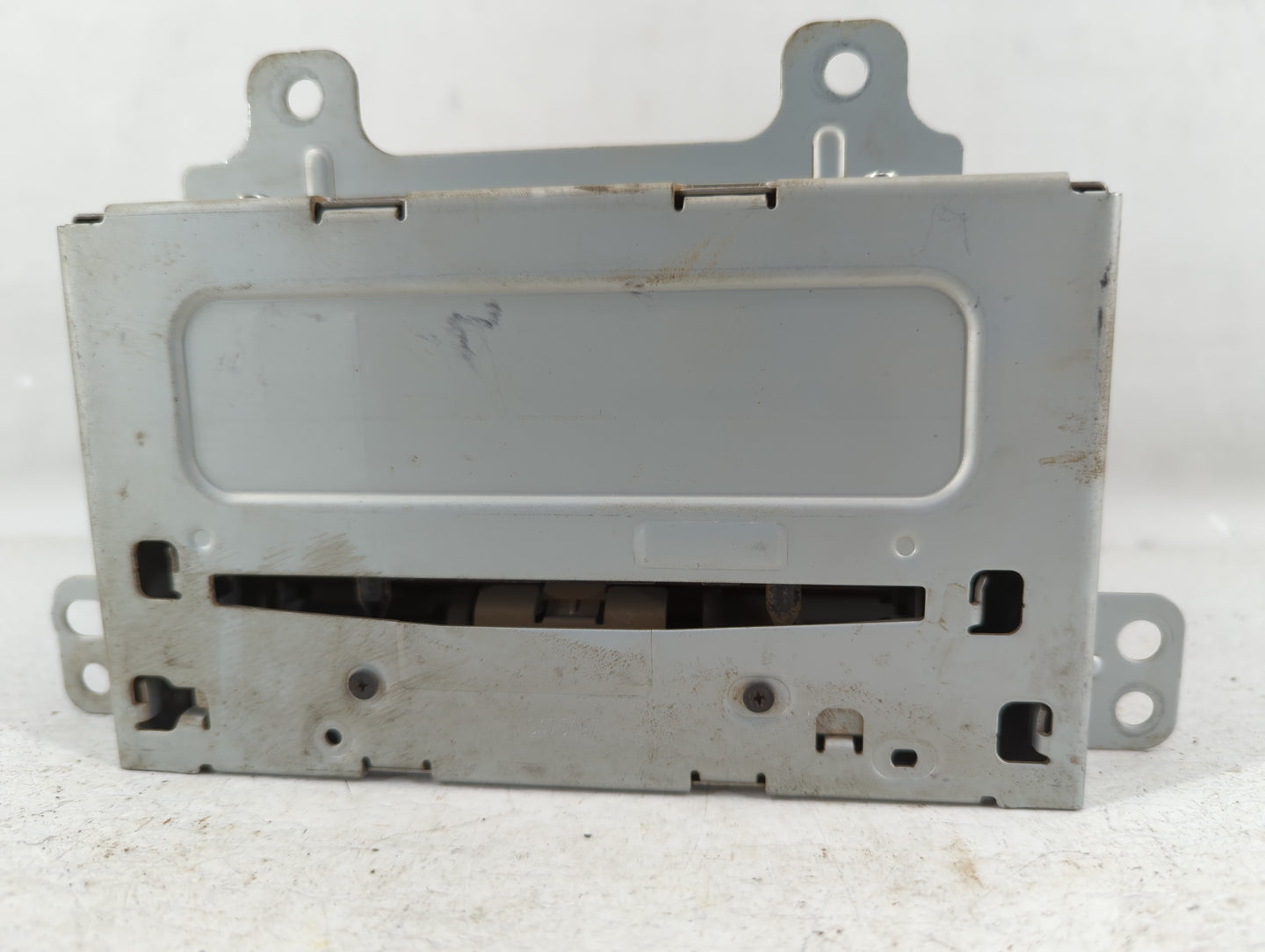 2011-2012 Chevrolet Cruze Am Fm Cd Player Radio Receiver - Oemusedautoparts1.com