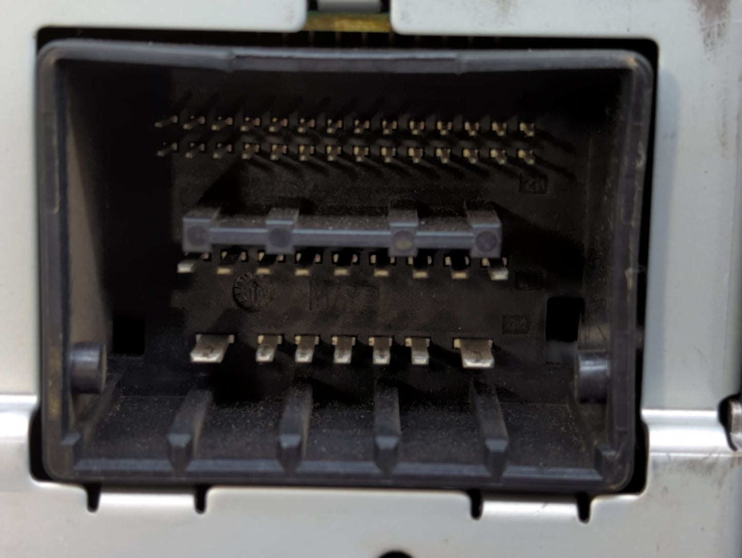 2012-2012 Chevrolet Cruze Am Fm Cd Player Radio Receiver - Oemusedautoparts1.com