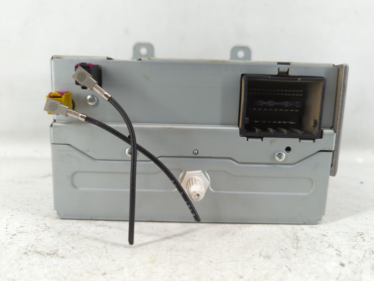 2011-2012 Chevrolet Cruze Am Fm Cd Player Radio Receiver - Oemusedautoparts1.com