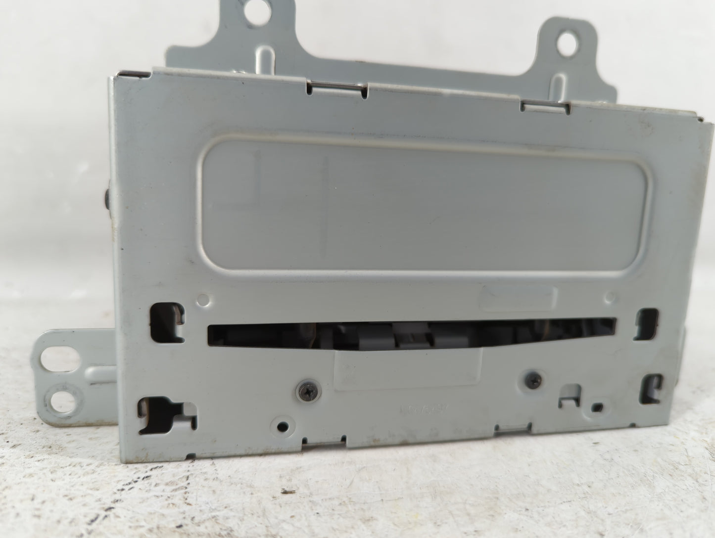 2012-2012 Chevrolet Cruze Am Fm Cd Player Radio Receiver - Oemusedautoparts1.com