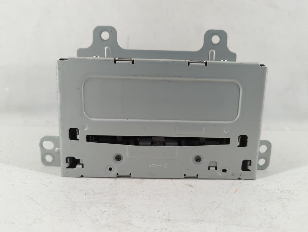 2011-2012 Chevrolet Cruze Am Fm Cd Player Radio Receiver 562849 - Oemusedautoparts1.com