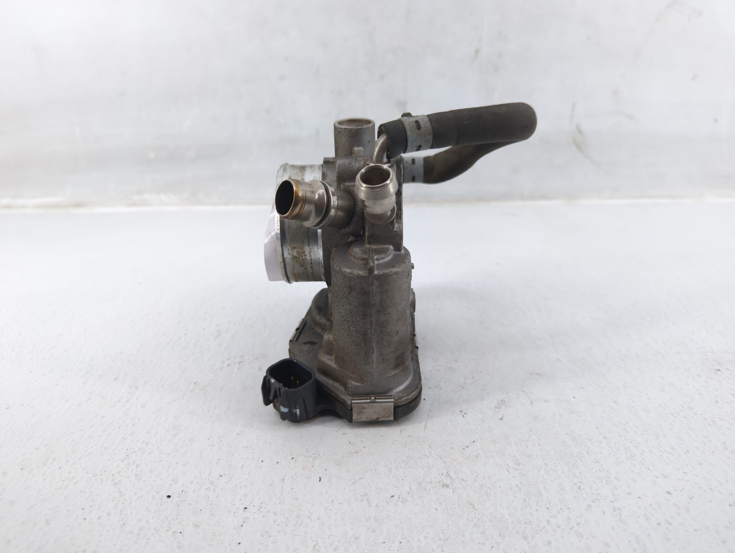 2011-2016 Chevrolet Cruze Throttle Body P/N:55577375 55561495 Fits Fits 2009 2010 2011 2012 2013 2014 2015 2016 2017 2018 OE