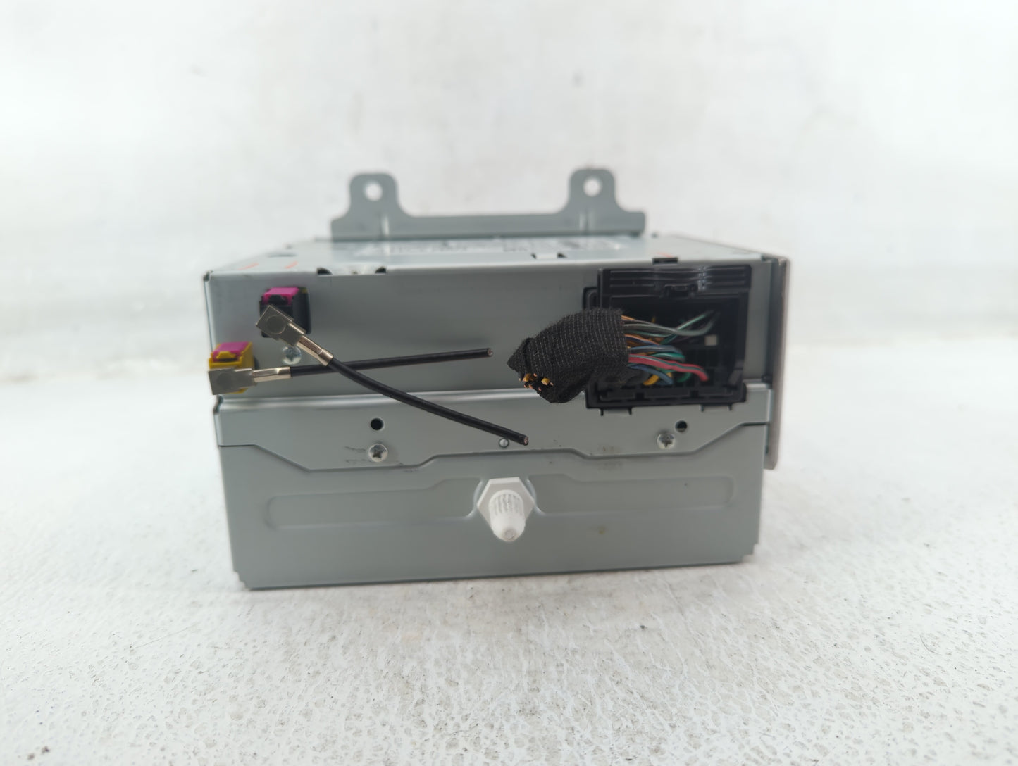 2012-2012 Chevrolet Cruze Am Fm Cd Player Radio Receiver - Oemusedautoparts1.com