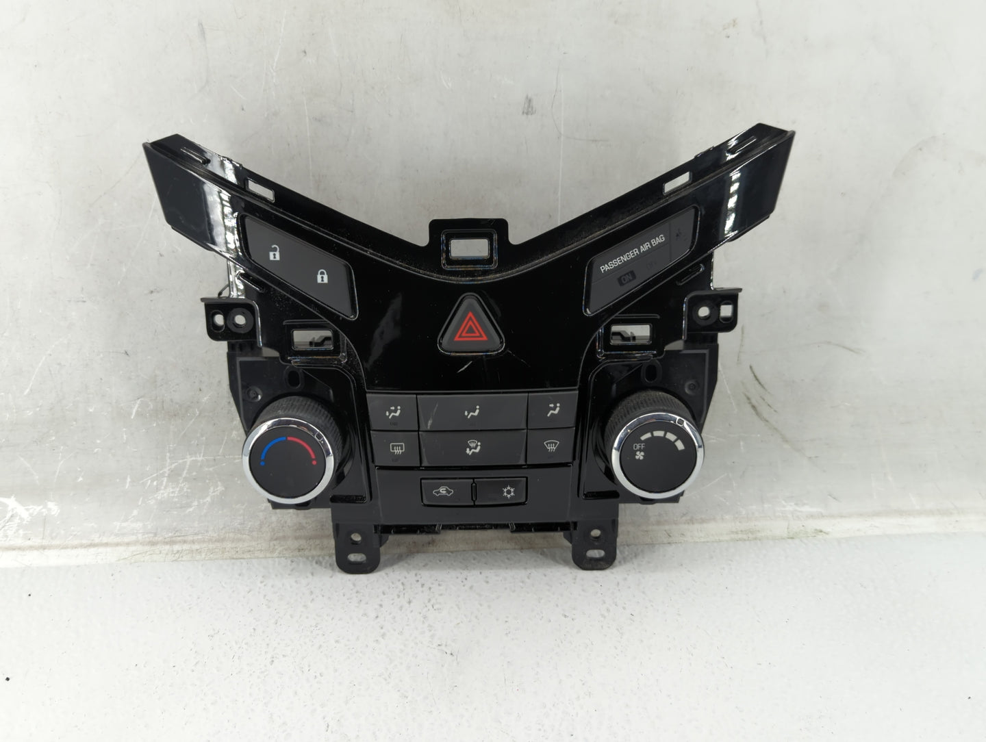 2011-2012 Chevrolet Cruze Climate Control Module Temperature AC/Heater Replacement P/N:95017054 Fits Fits 2011 2012 OEM Used