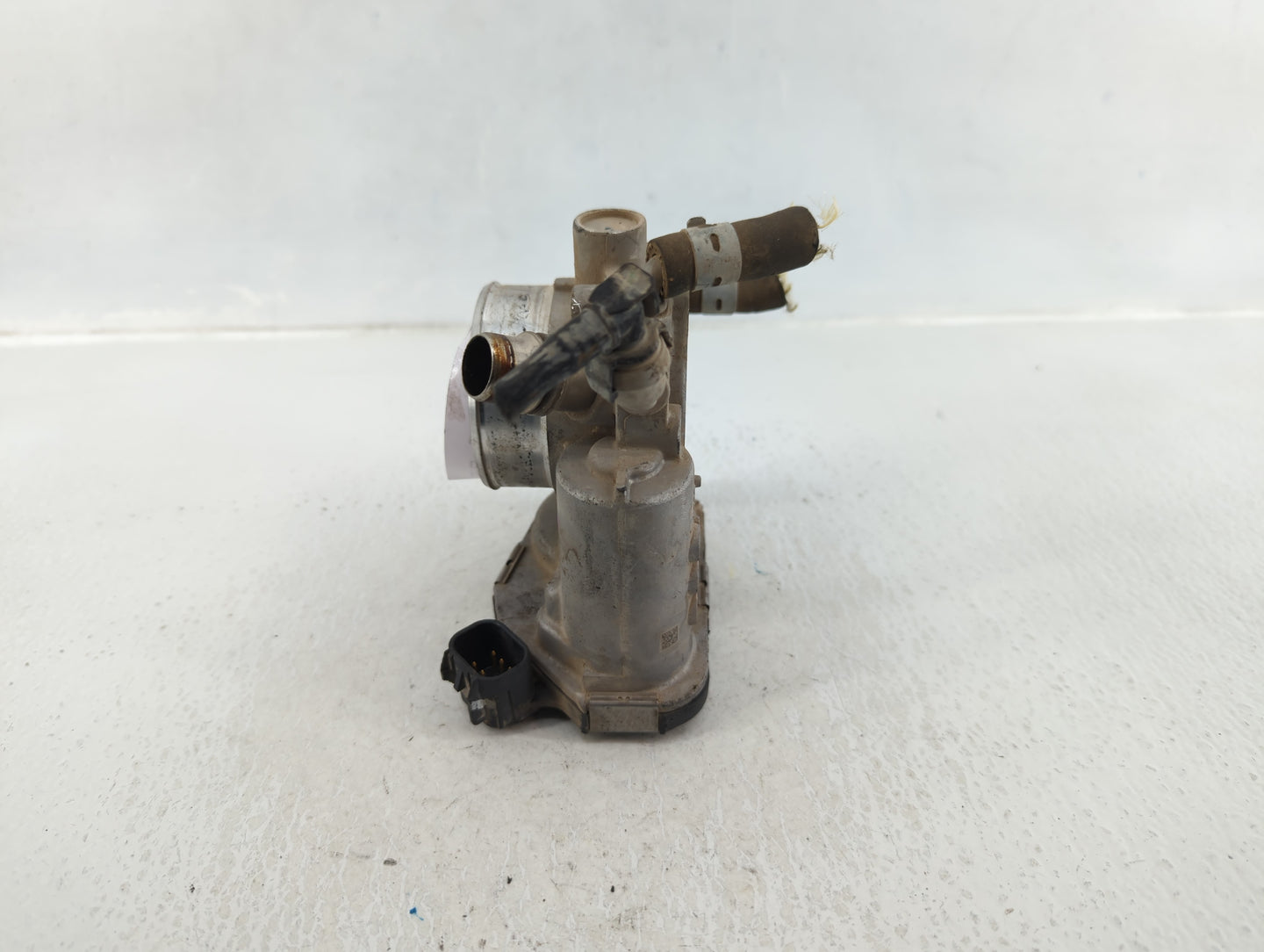 2012 Chevrolet Cruze Throttle Body P/N:55 577 375 Fits OEM Used Auto Parts - Oemusedautoparts1.com