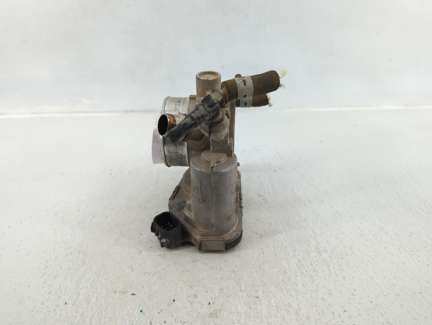 2012 Chevrolet Cruze Throttle Body P/N:55 577 375 Fits OEM Used Auto Parts - Oemusedautoparts1.com