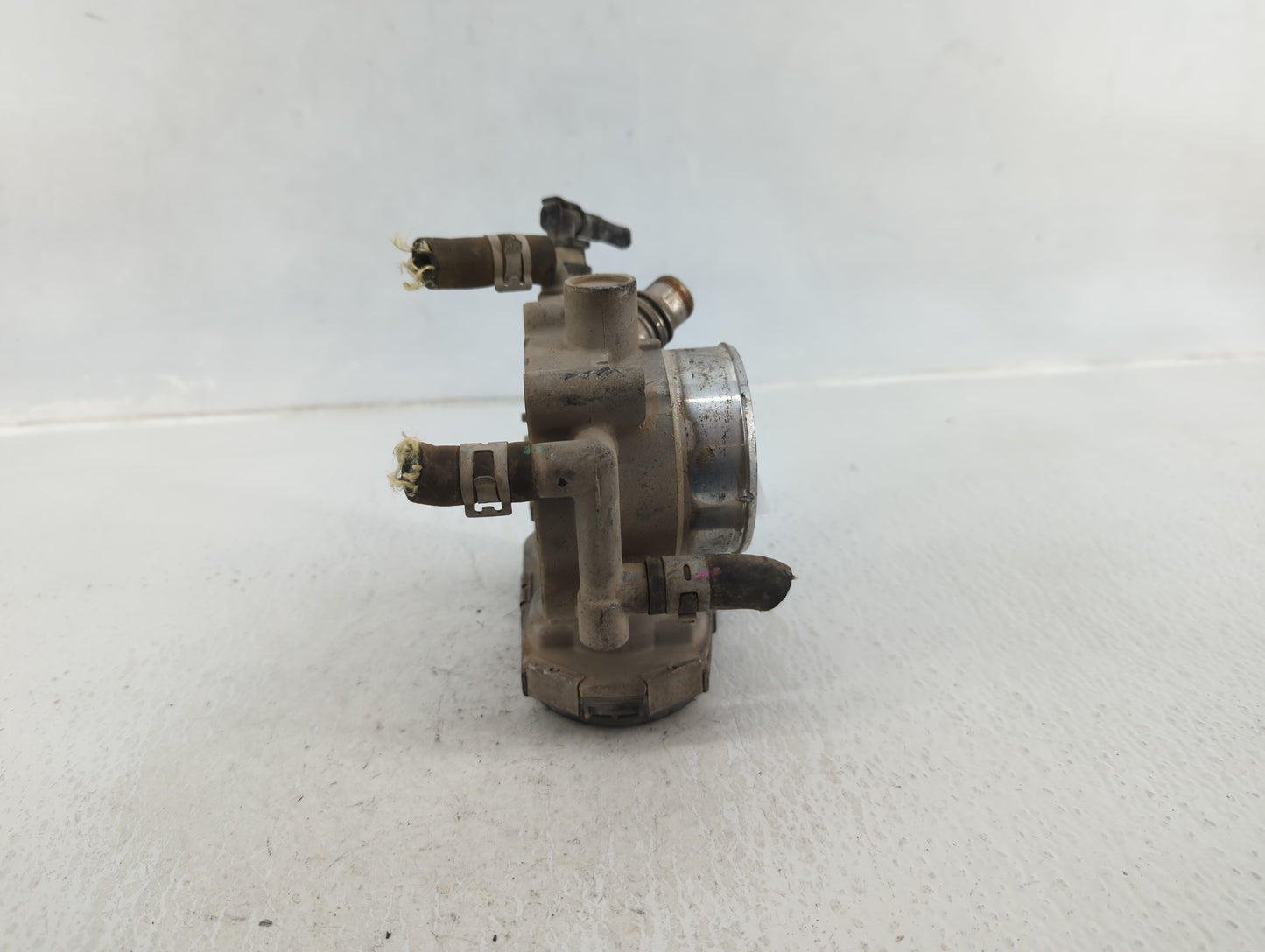 2012 Chevrolet Cruze Throttle Body P/N:55 577 375 Fits OEM Used Auto Parts - Oemusedautoparts1.com