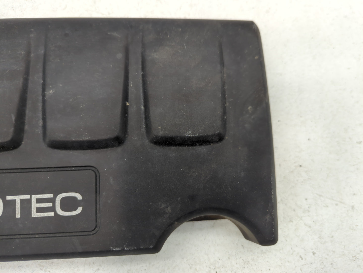 2012 Chevrolet Cruze Engine Cover - Oemusedautoparts1.com