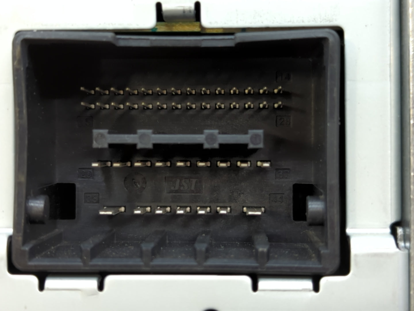 2012-2012 Chevrolet Cruze Am Fm Cd Player Radio Receiver - Oemusedautoparts1.com