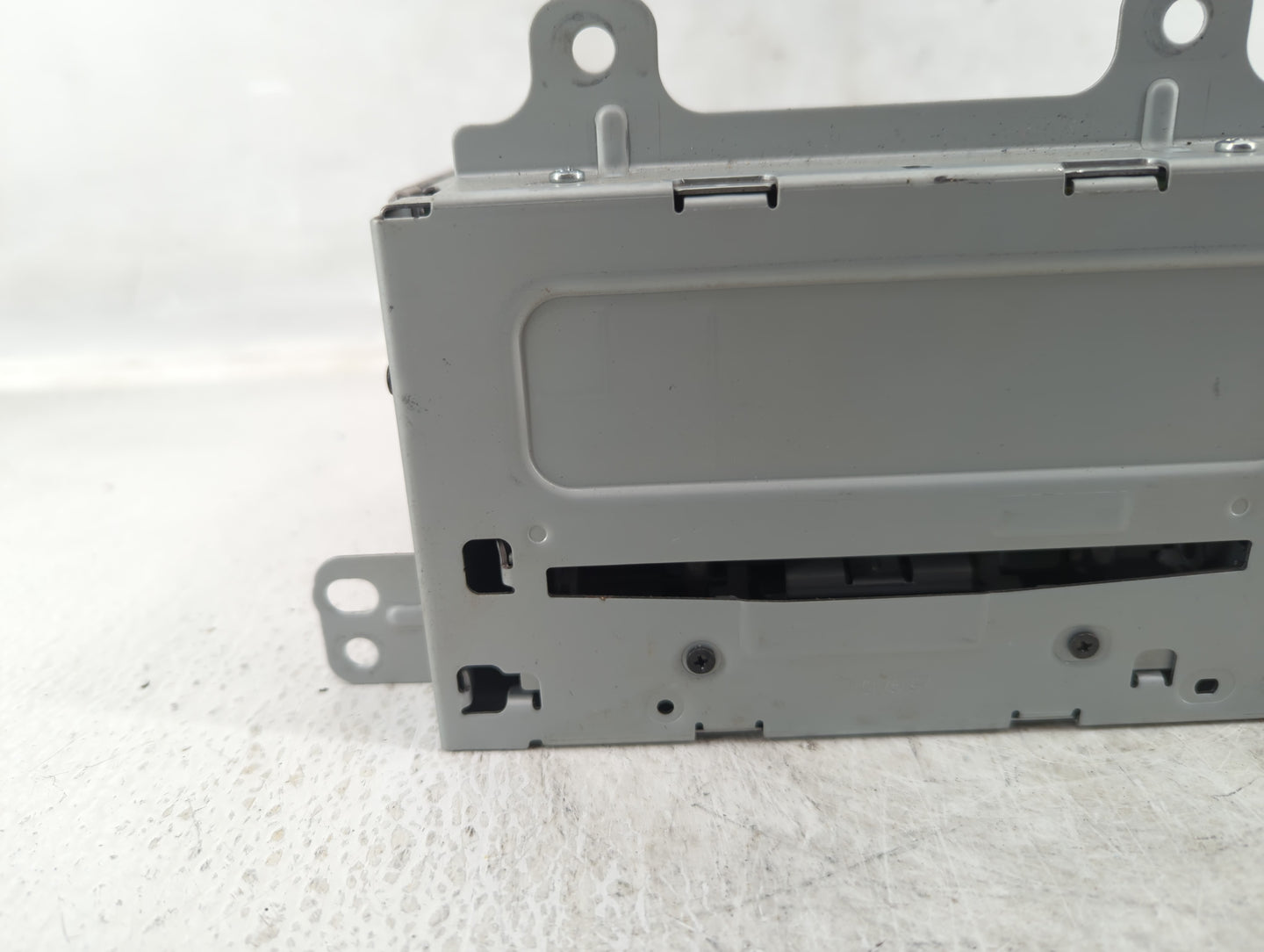2012-2012 Chevrolet Cruze Am Fm Cd Player Radio Receiver - Oemusedautoparts1.com