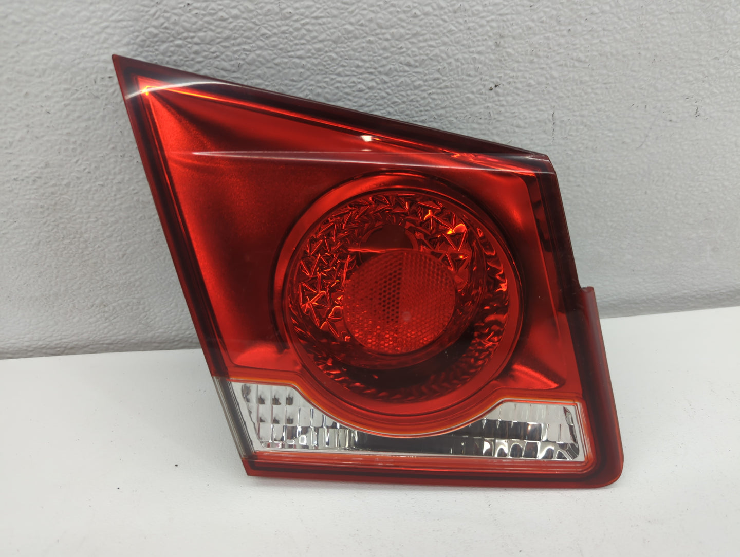 2011-2016 Chevrolet Cruze Tail Light Assembly Driver Left OEM Fits Fits 2011 2012 2013 2014 2015 2016 OEM Used Auto Parts - 
