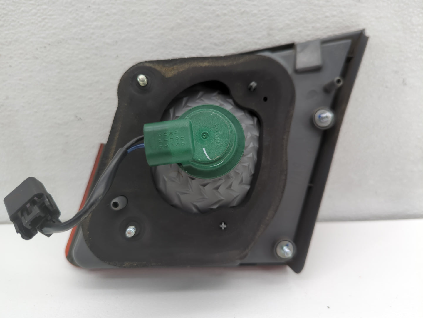 2011-2016 Chevrolet Cruze Tail Light Assembly Driver Left OEM Fits Fits 2011 2012 2013 2014 2015 2016 OEM Used Auto Parts - 