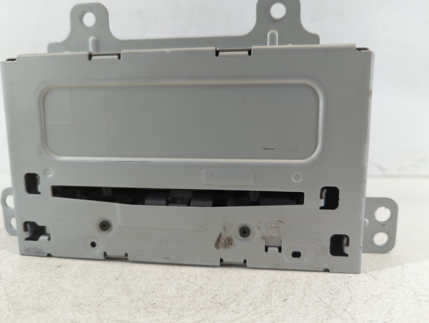 2012-2012 Chevrolet Cruze Am Fm Cd Player Radio Receiver - Oemusedautoparts1.com