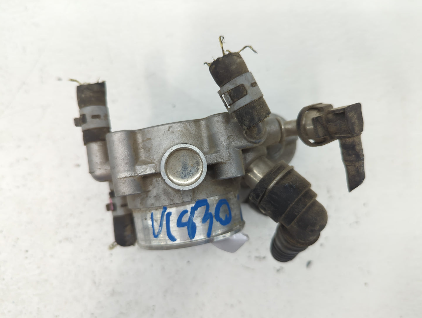 2011-2016 Chevrolet Cruze Throttle Body P/N:55 561495 Fits Fits 2009 2010 2011 2012 2013 2014 2015 2016 2017 2018 OEM Used A