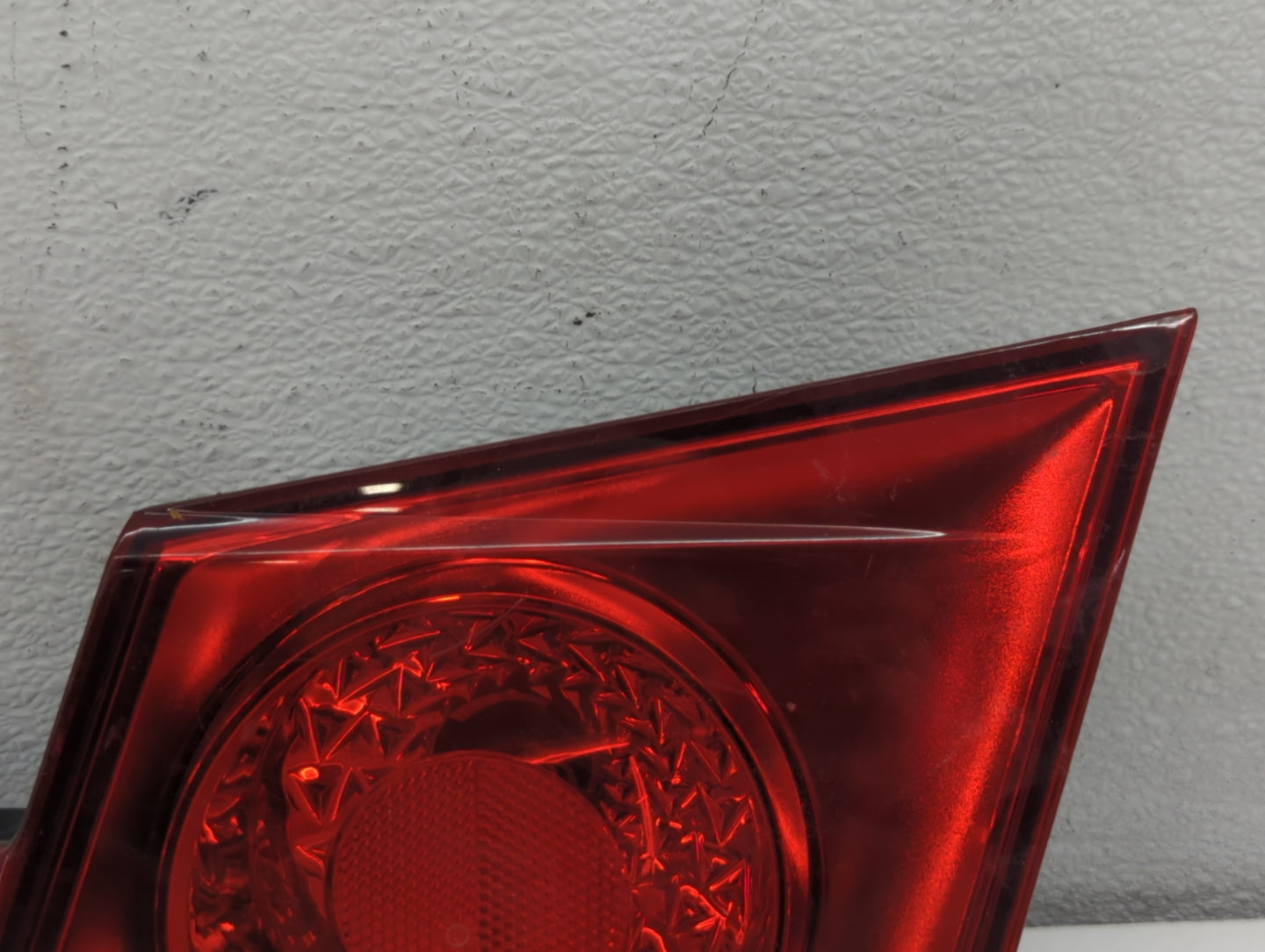 2011-2016 Chevrolet Cruze Tail Light Assembly Passenger Right OEM P/N:2T 11 1P GM Fits Fits 2011 2012 2013 2014 2015 2016 OE