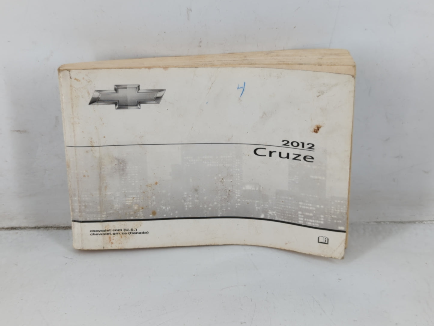 2012 Chevrolet Cruze Owners Manual Book Guide P/N:20935335 B OEM Used Auto Parts - Oemusedautoparts1.com
