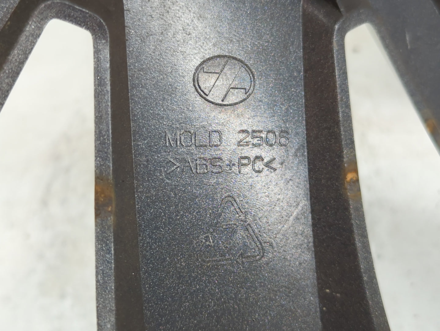 2012 Chevrolet Cruze Rim Wheel Center Cap 700699 - Oemusedautoparts1.com