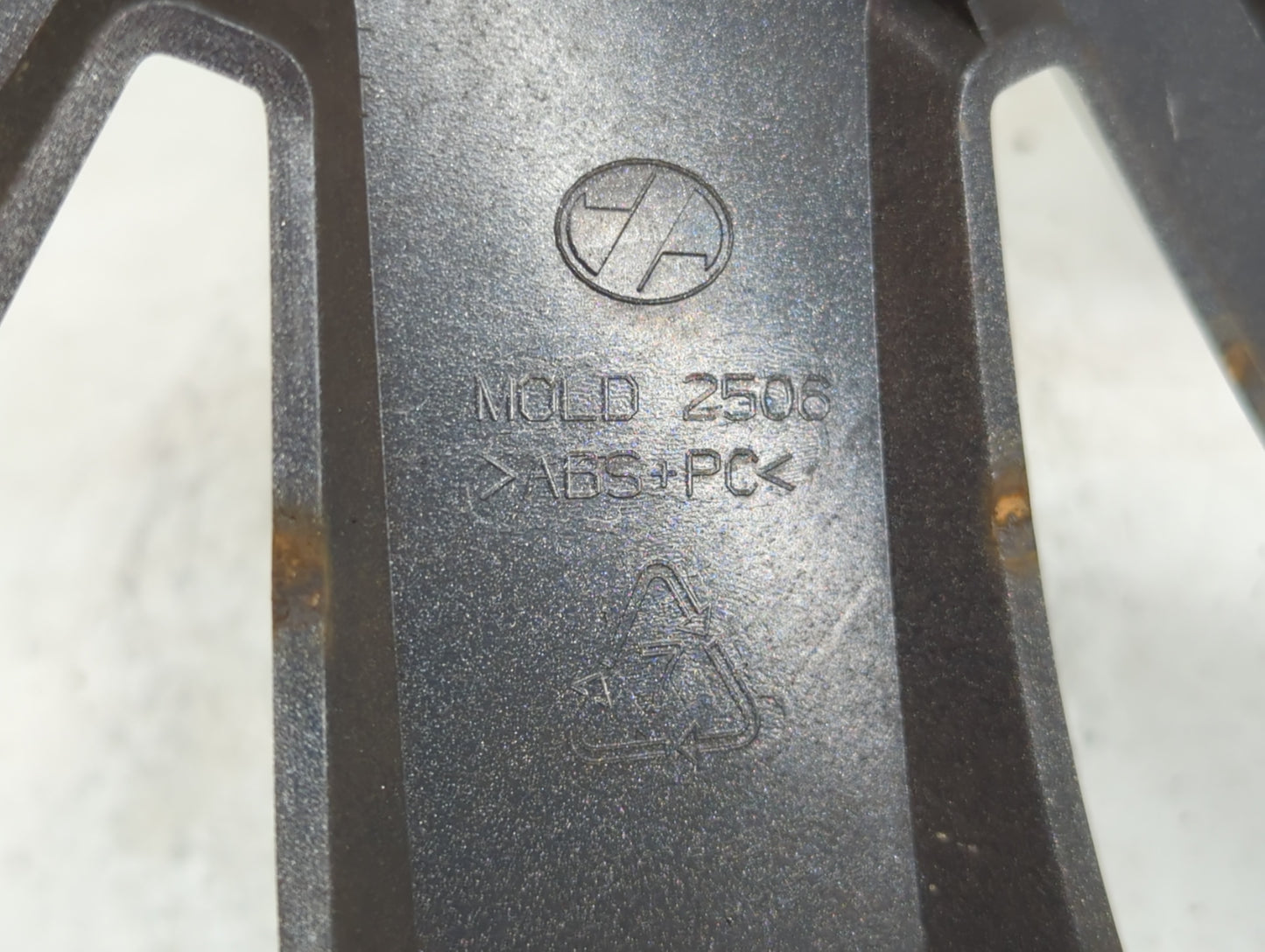 2012 Chevrolet Cruze Rim Wheel Center Cap 700699 - Oemusedautoparts1.com