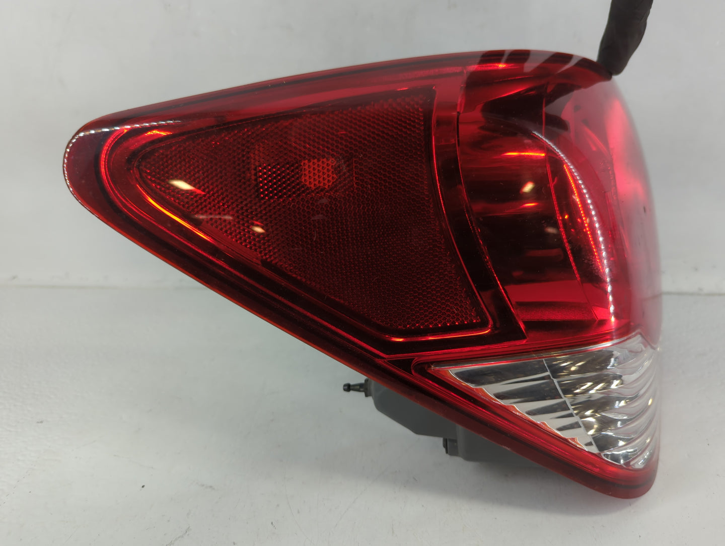 2011-2016 Chevrolet Cruze Tail Light Assembly Passenger Right OEM Fits Fits 2011 2012 2013 2014 2015 2016 OEM Used Auto Part