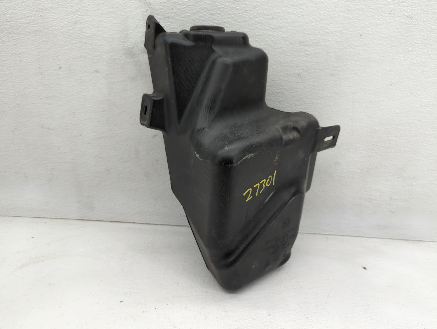 2011-2016 Chevrolet Cruze Windshield Washer Fluid Reservoir Bottle Oem - Oemusedautoparts1.com