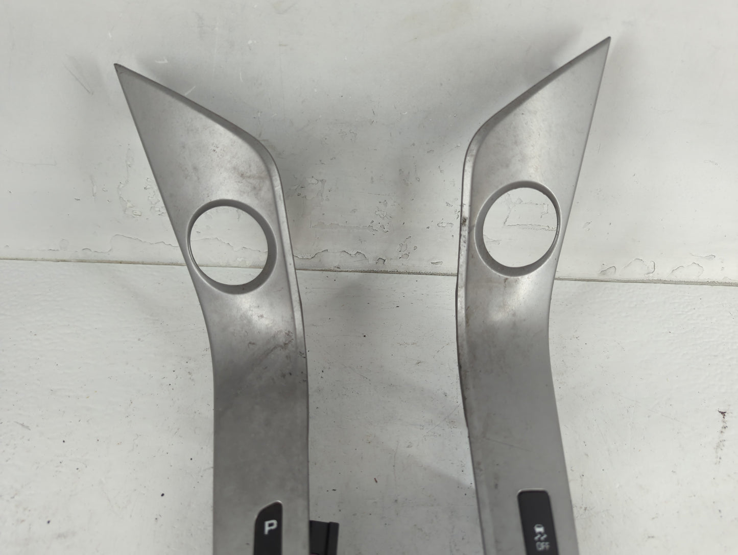 2012 Chevrolet Cruze Shifter Trim Bezel Polar Silver - Oemusedautoparts1.com