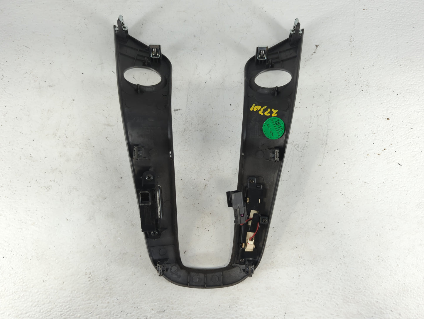 2012 Chevrolet Cruze Shifter Trim Bezel Polar Silver - Oemusedautoparts1.com