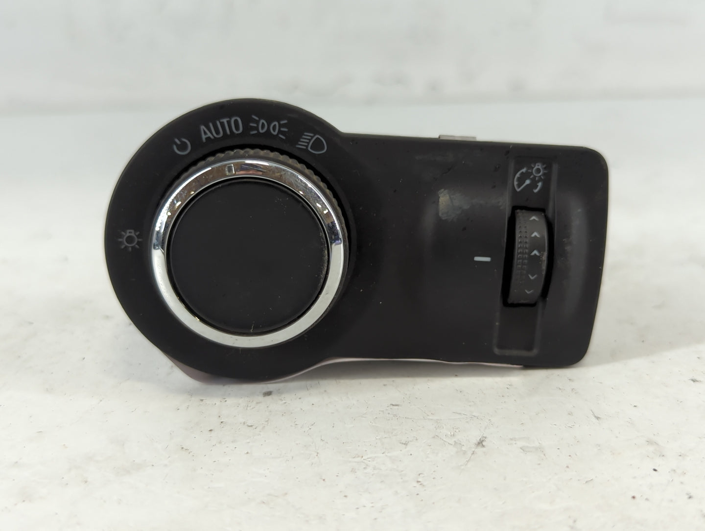 2011-2014 Chevrolet Cruze Headlight Head Light Switch Lamp Control - Oemusedautoparts1.com