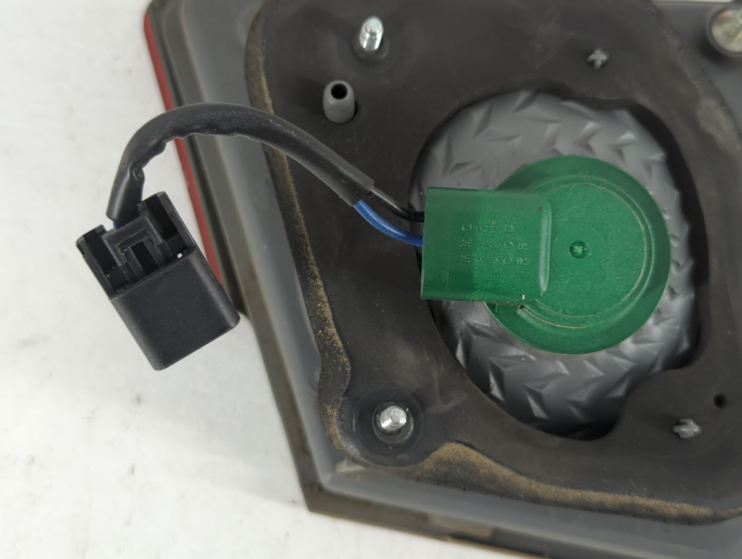 2011-2016 Chevrolet Cruze Tail Light Assembly Passenger Right OEM Fits Fits 2011 2012 2013 2014 2015 2016 OEM Used Auto Part