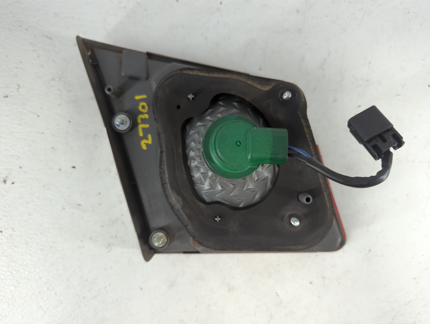 2011-2016 Chevrolet Cruze Tail Light Assembly Passenger Right OEM Fits Fits 2011 2012 2013 2014 2015 2016 OEM Used Auto Part