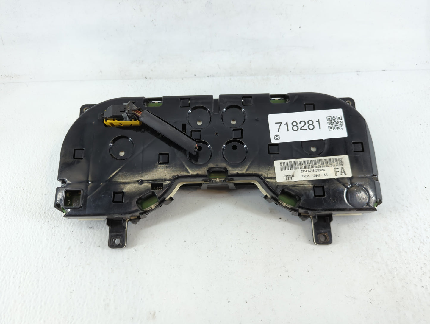 2012 Chevrolet Cruze Instrument Cluster Speedometer Gauges P/N:7R33-10849-AA Fits OEM Used Auto Parts - Oemusedautoparts1.co