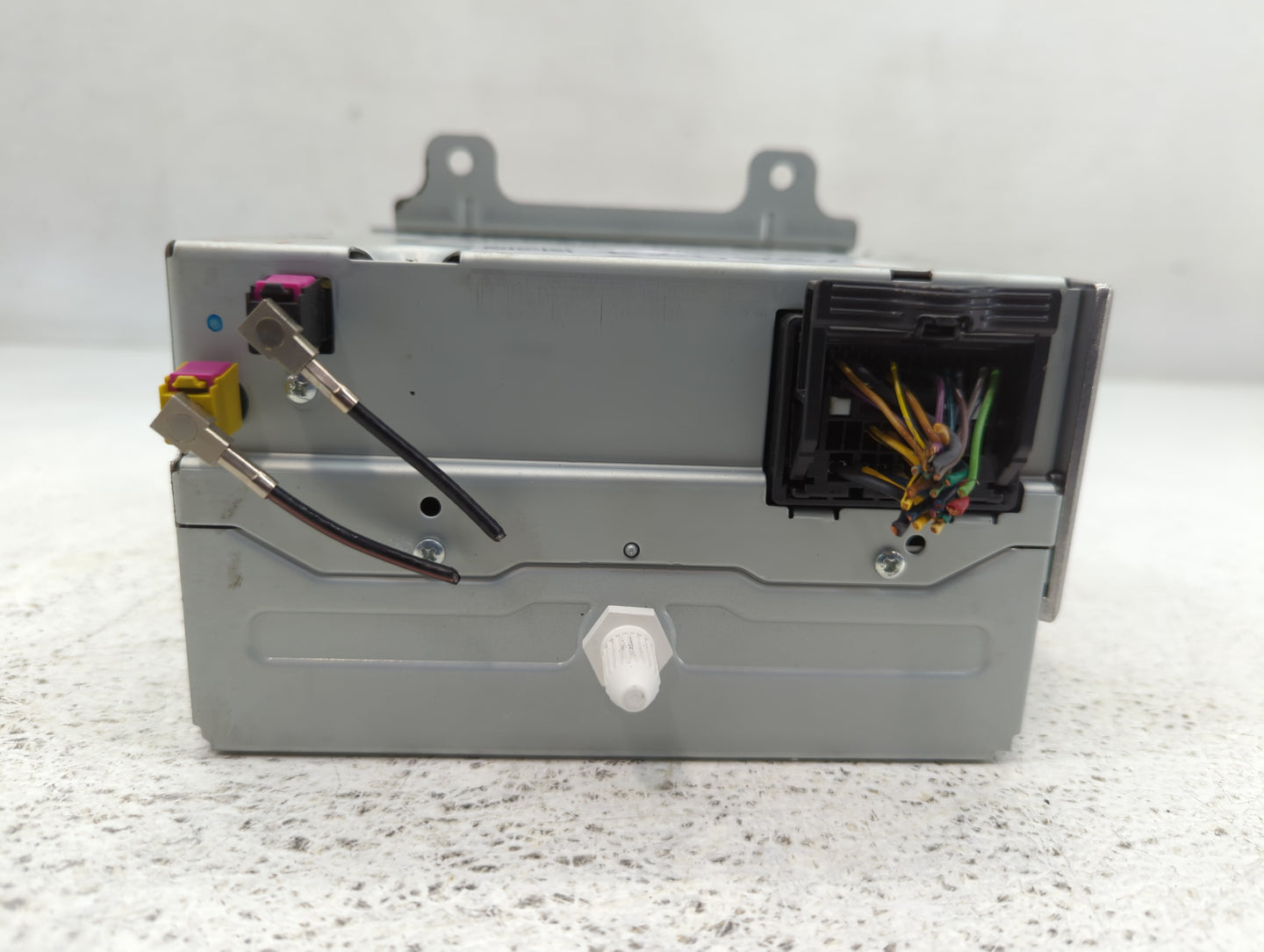 2012-2012 Chevrolet Cruze Am Fm Cd Player Radio Receiver - Oemusedautoparts1.com