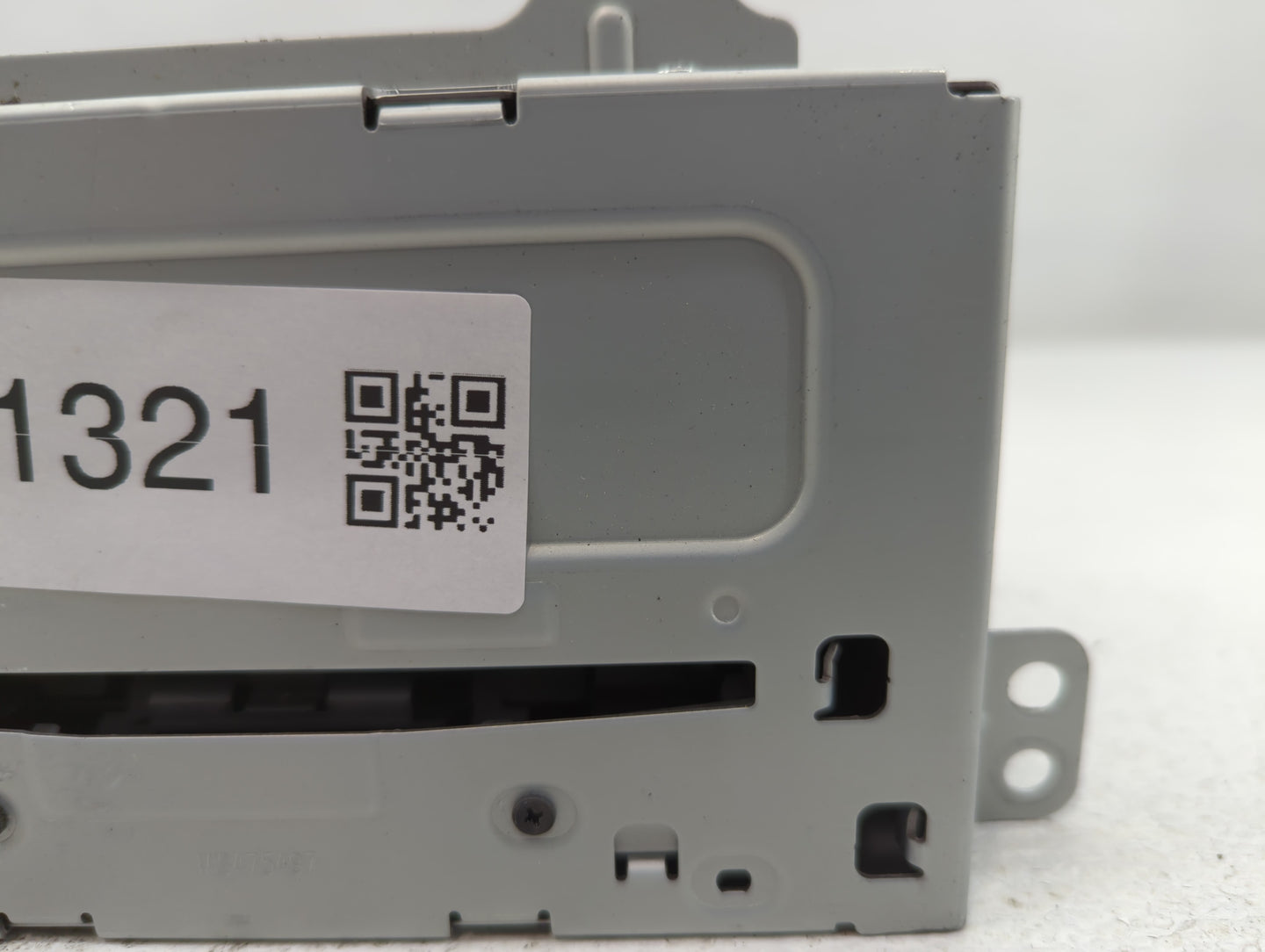 2011-2012 Chevrolet Cruze Radio AM FM Cd Player Receiver Replacement P/N:22870782 Fits Fits 2010 2011 2012 OEM Used Auto Par