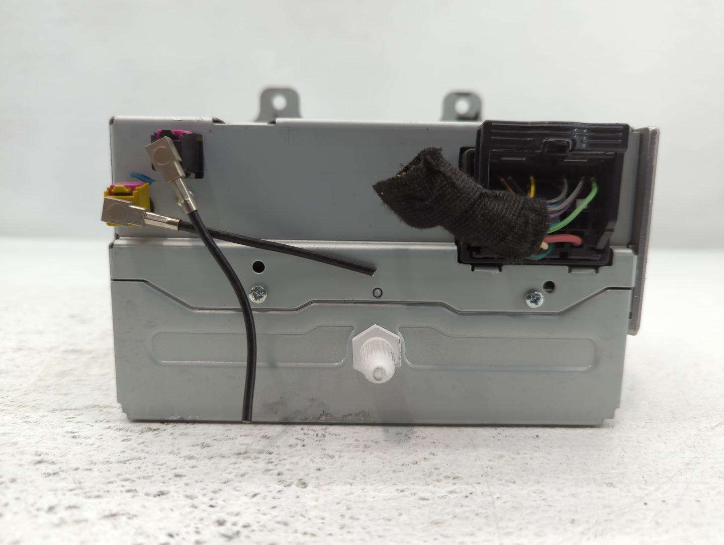 2011-2012 Chevrolet Cruze Radio AM FM Cd Player Receiver Replacement P/N:22870782 Fits Fits 2010 2011 2012 OEM Used Auto Par