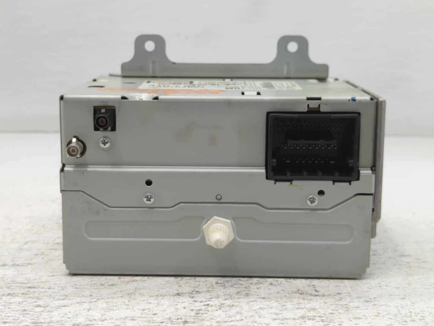 2011-2012 Chevrolet Cruze Am Fm Cd Player Radio Receiver - Oemusedautoparts1.com