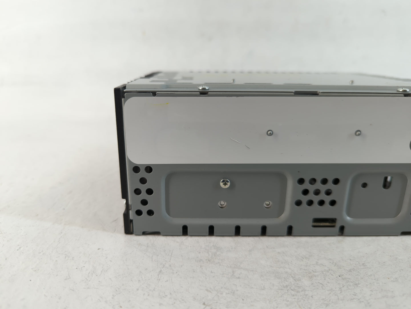 2011-2012 Chevrolet Cruze Am Fm Cd Player Radio Receiver - Oemusedautoparts1.com