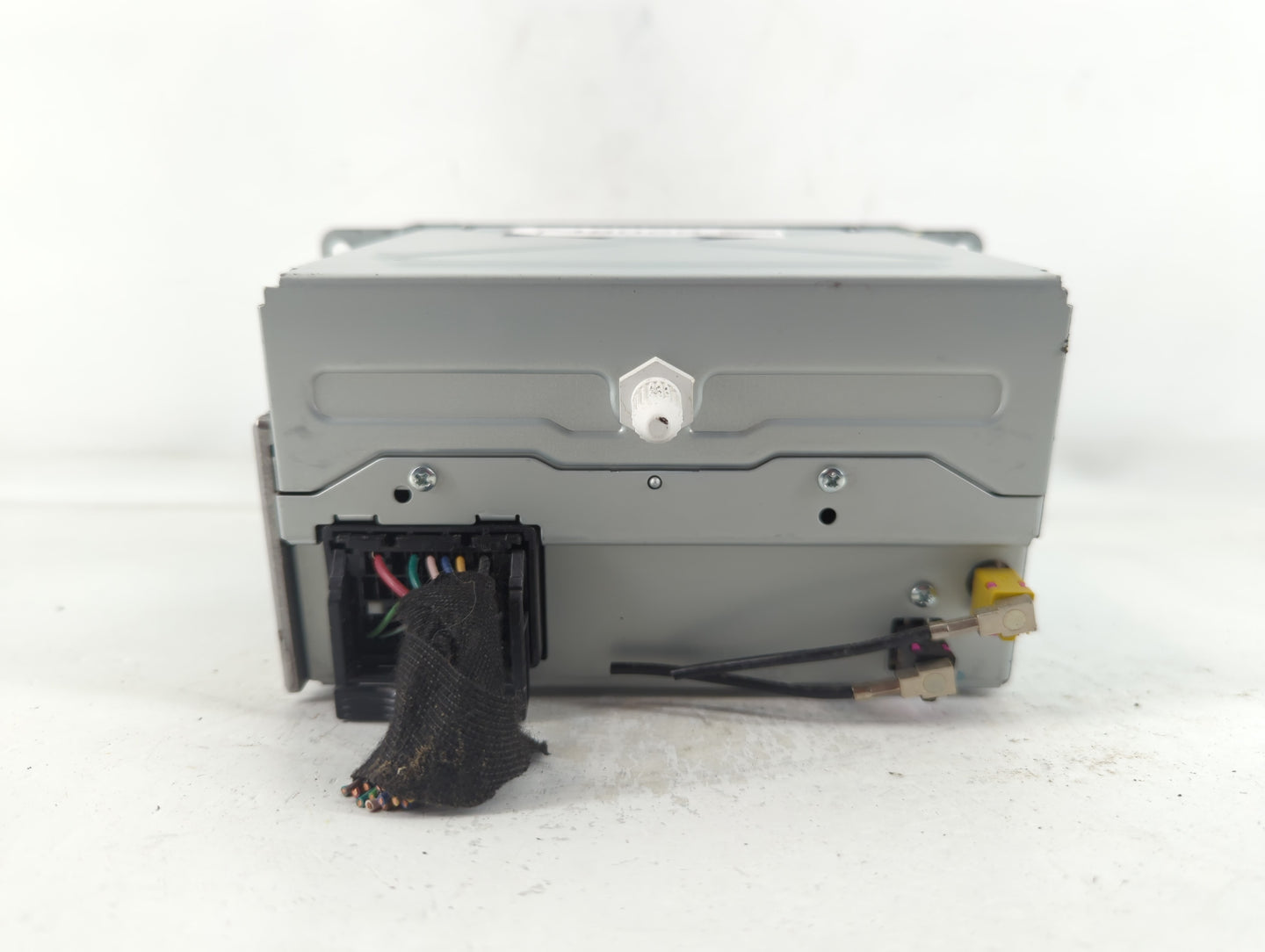 2011-2012 Chevrolet Cruze Am Fm Cd Player Radio Receiver - Oemusedautoparts1.com