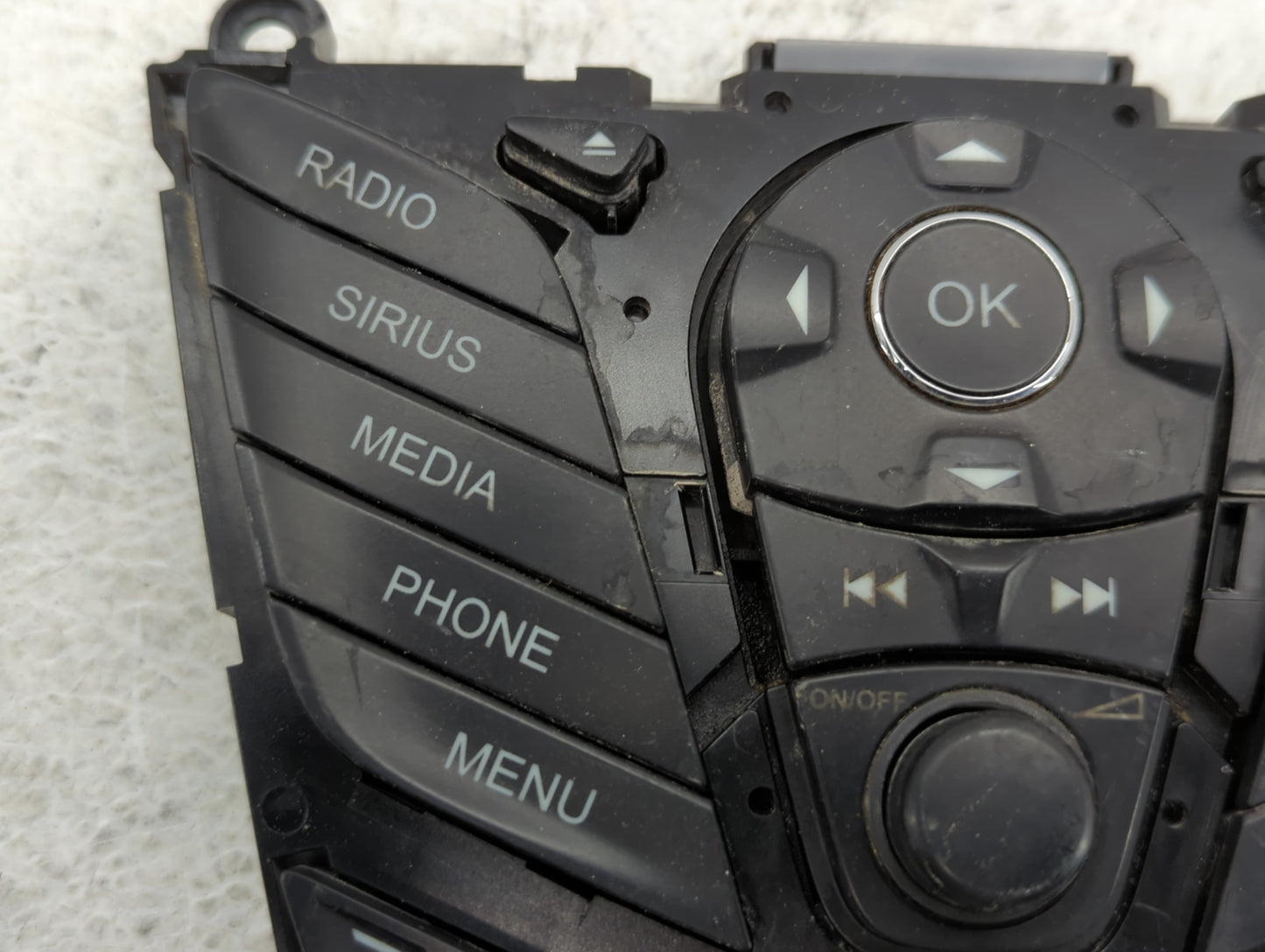 2011-2016 Chevrolet Cruze Am Fm Cd Player Radio Receiver - Oemusedautoparts1.com