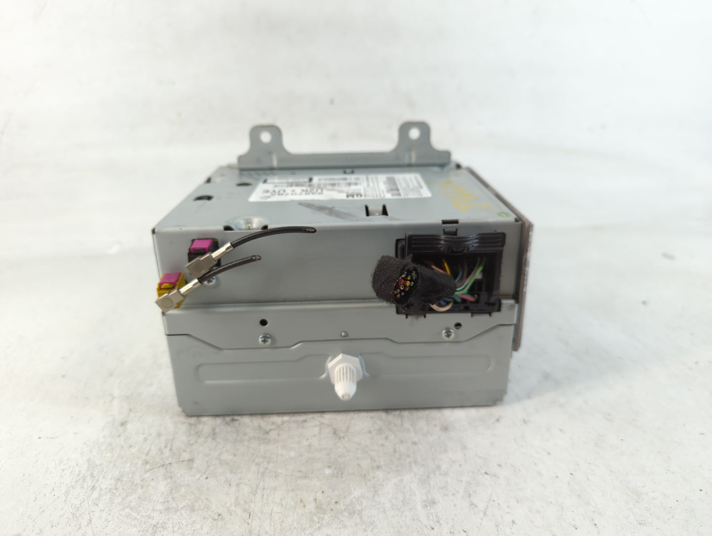 2011-2012 Chevrolet Cruze Radio AM FM Cd Player Receiver Replacement P/N:22870782 Fits Fits 2010 2011 2012 OEM Used Auto Par
