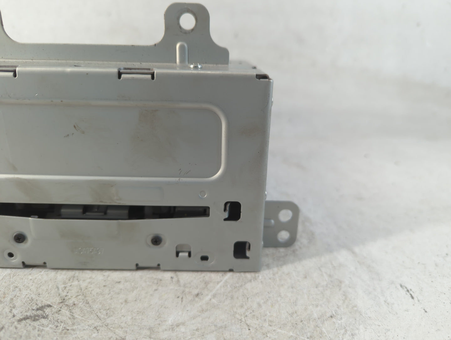 2011-2012 Chevrolet Cruze Radio AM FM Cd Player Receiver Replacement P/N:22870782 Fits Fits 2010 2011 2012 OEM Used Auto Par