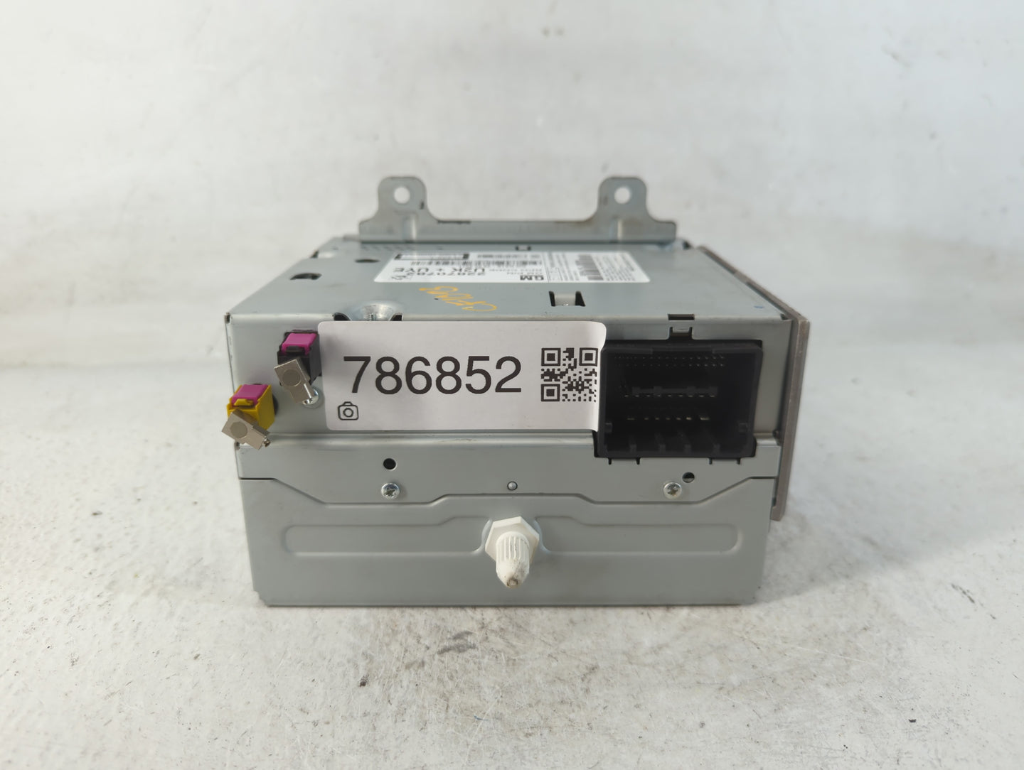 2011-2012 Chevrolet Cruze Radio AM FM Cd Player Receiver Replacement P/N:22870782 Fits Fits 2010 2011 2012 OEM Used Auto Par