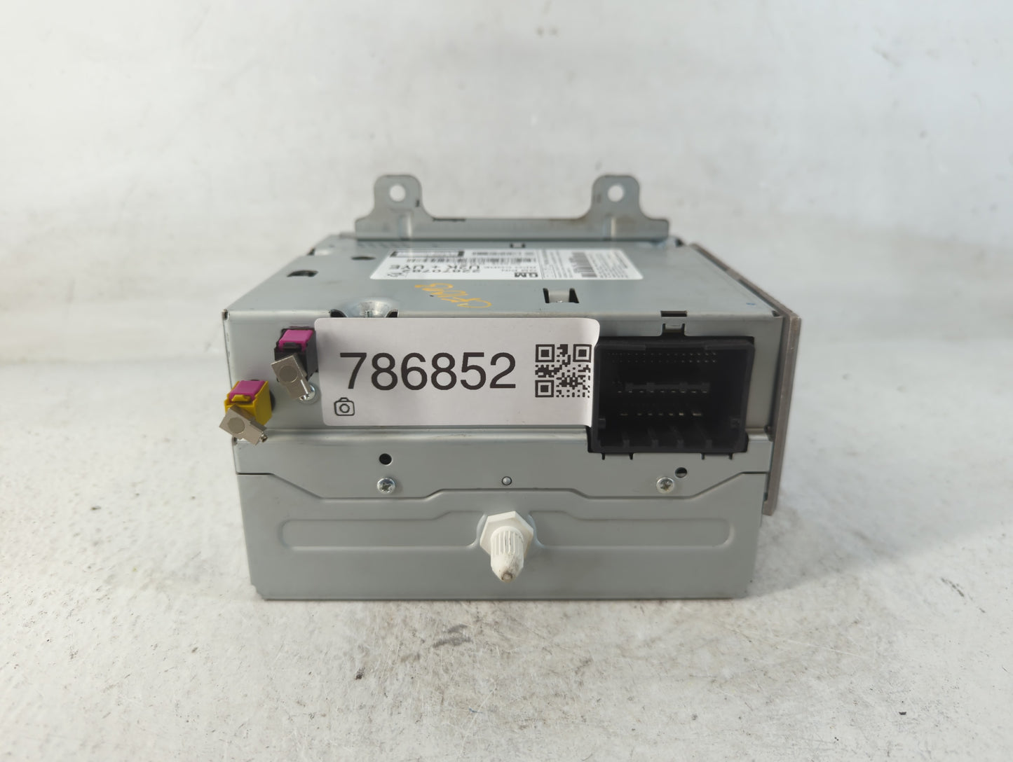 2011-2012 Chevrolet Cruze Radio AM FM Cd Player Receiver Replacement P/N:22870782 Fits Fits 2010 2011 2012 OEM Used Auto Par