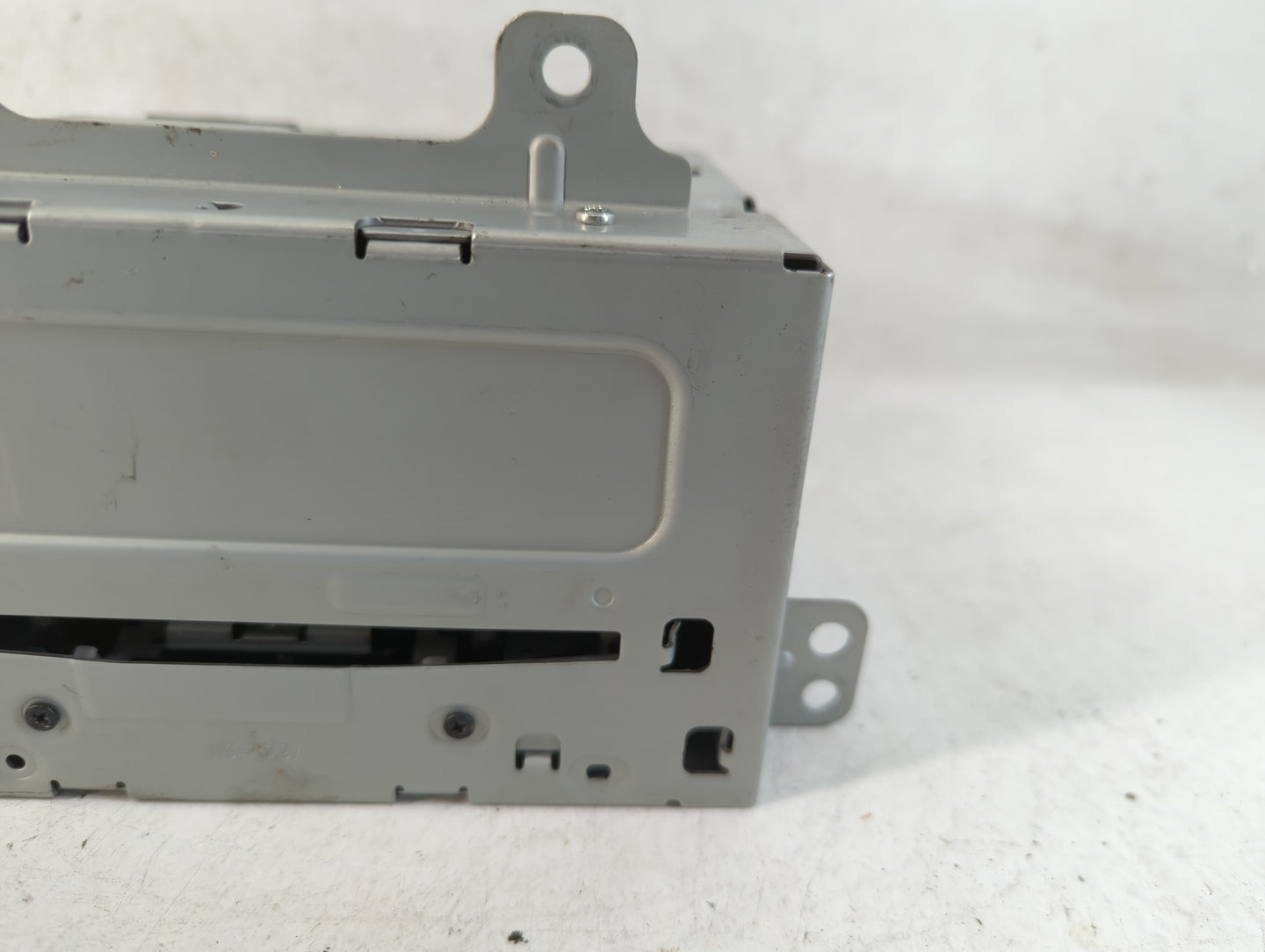 2011-2012 Chevrolet Cruze Radio AM FM Cd Player Receiver Replacement P/N:22870782 Fits Fits 2010 2011 2012 OEM Used Auto Par
