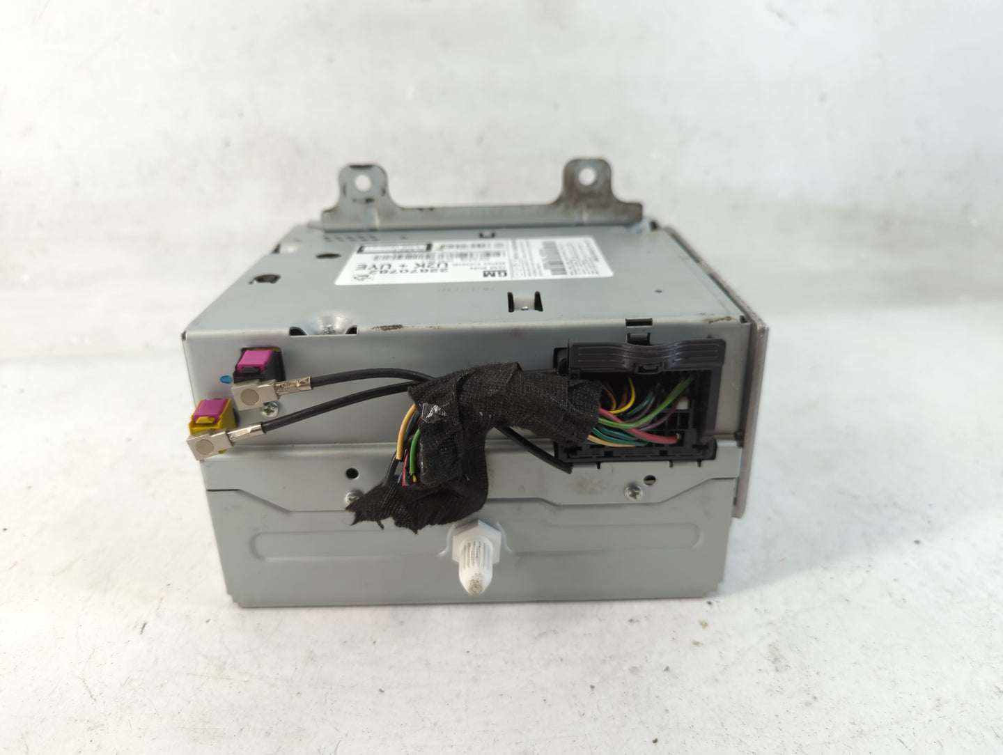 2011-2012 Chevrolet Cruze Radio AM FM Cd Player Receiver Replacement P/N:22870782 Fits Fits 2010 2011 2012 OEM Used Auto Par