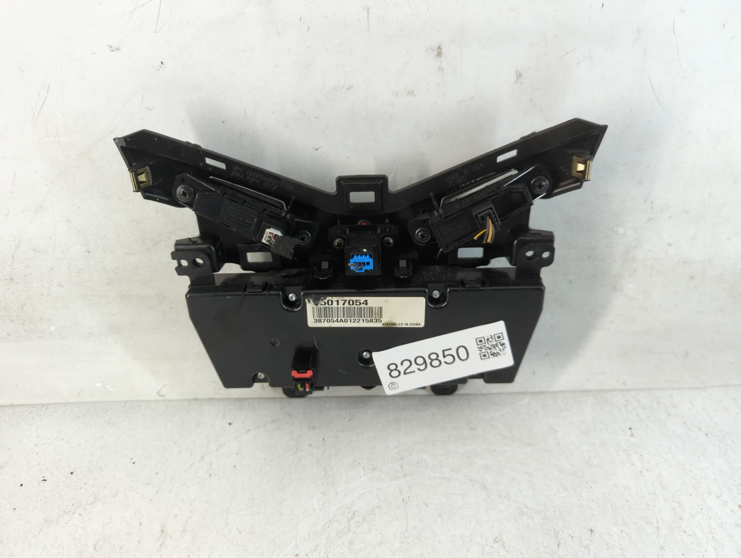2011-2012 Chevrolet Cruze Climate Control Module Temperature AC/Heater Replacement P/N:95017054 Fits Fits 2011 2012 OEM Used