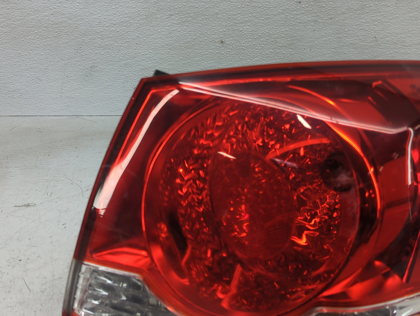 2011-2016 Chevrolet Cruze Tail Light Assembly Passenger Right OEM Fits Fits 2011 2012 2013 2014 2015 2016 OEM Used Auto Part