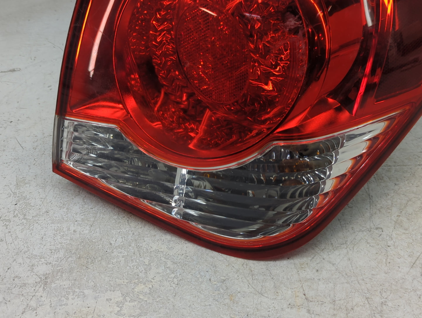 2011-2016 Chevrolet Cruze Tail Light Assembly Passenger Right OEM Fits Fits 2011 2012 2013 2014 2015 2016 OEM Used Auto Part