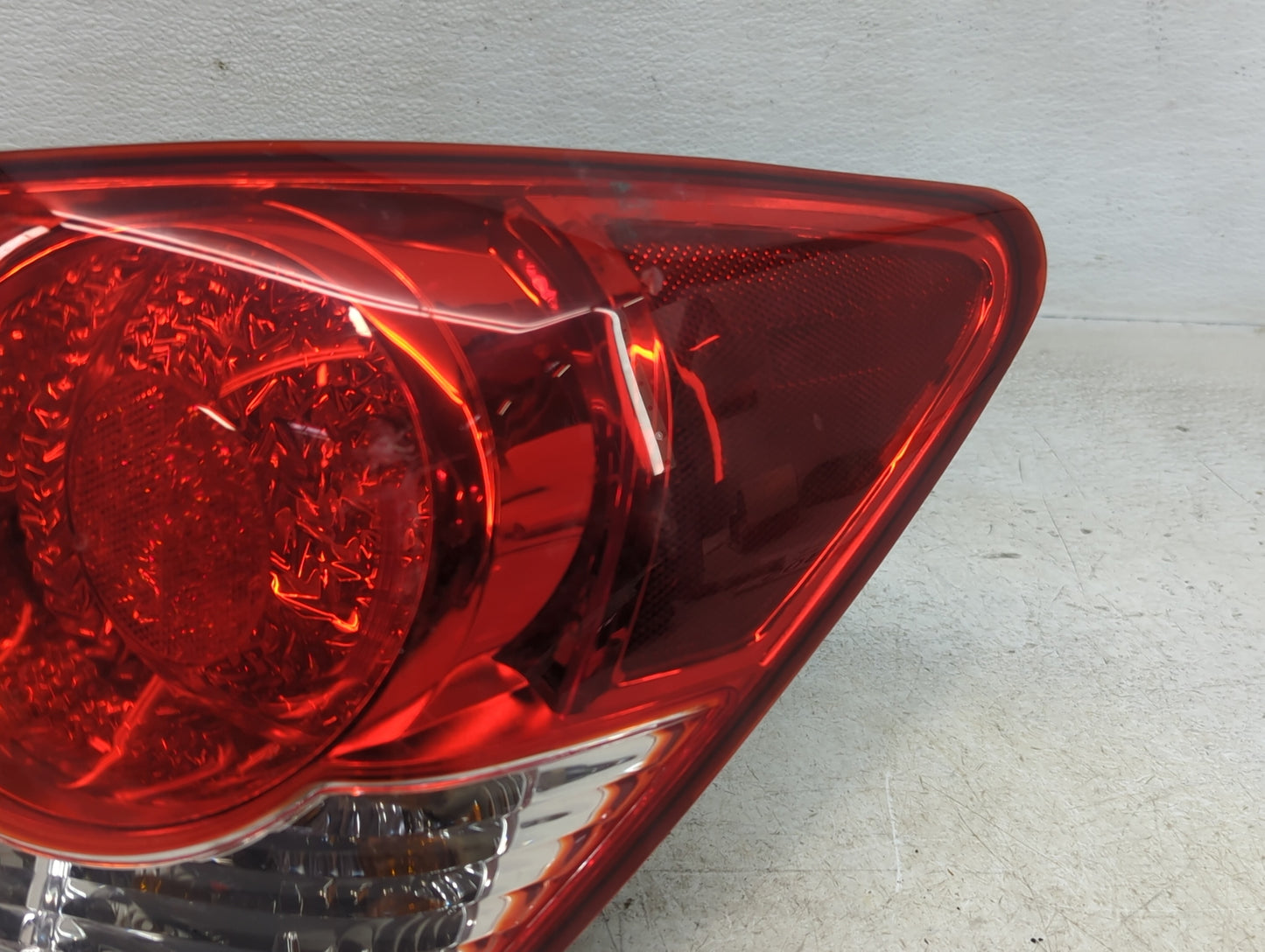 2011-2016 Chevrolet Cruze Tail Light Assembly Passenger Right OEM Fits Fits 2011 2012 2013 2014 2015 2016 OEM Used Auto Part