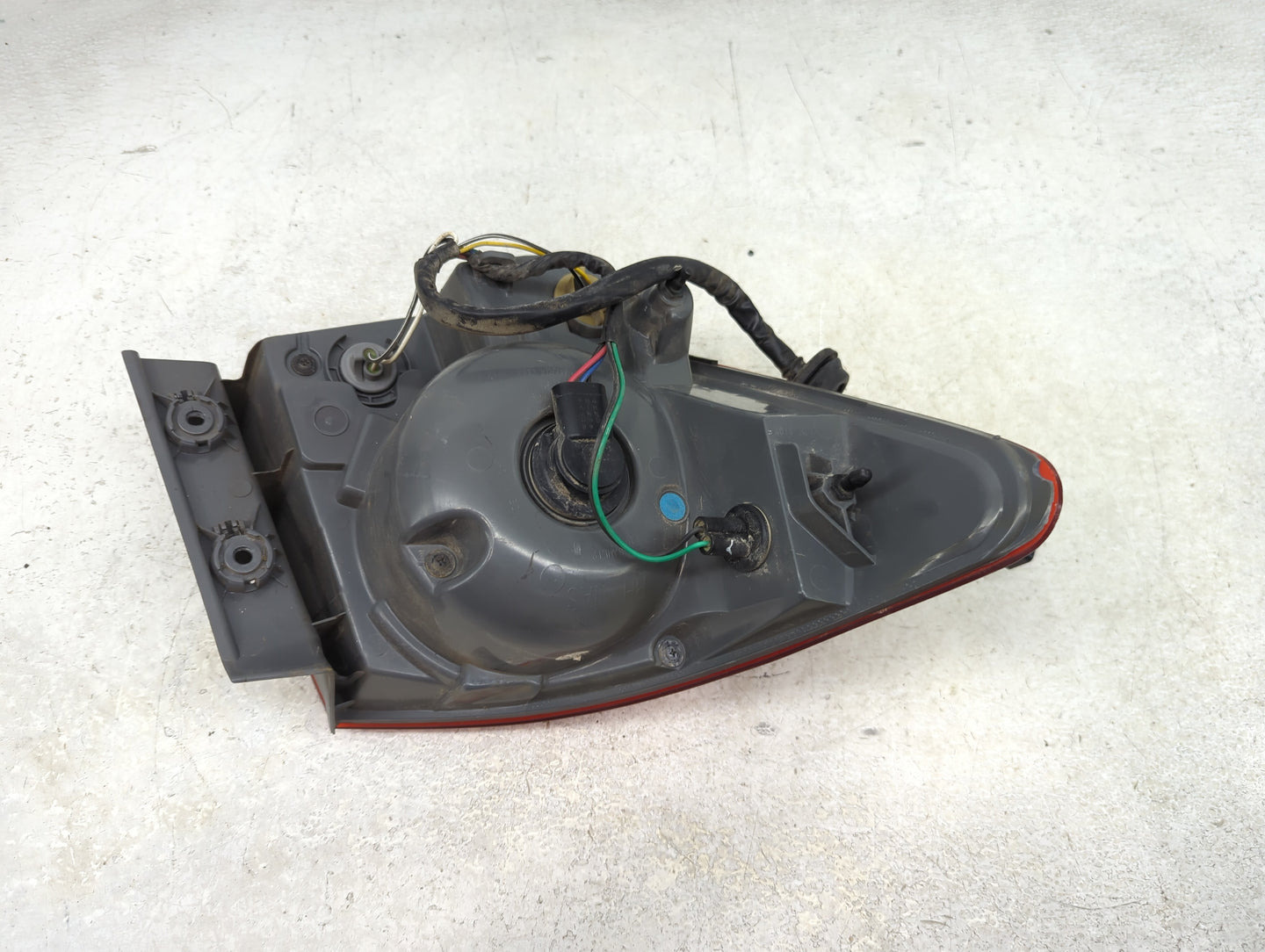 2011-2016 Chevrolet Cruze Tail Light Assembly Passenger Right OEM Fits Fits 2011 2012 2013 2014 2015 2016 OEM Used Auto Part