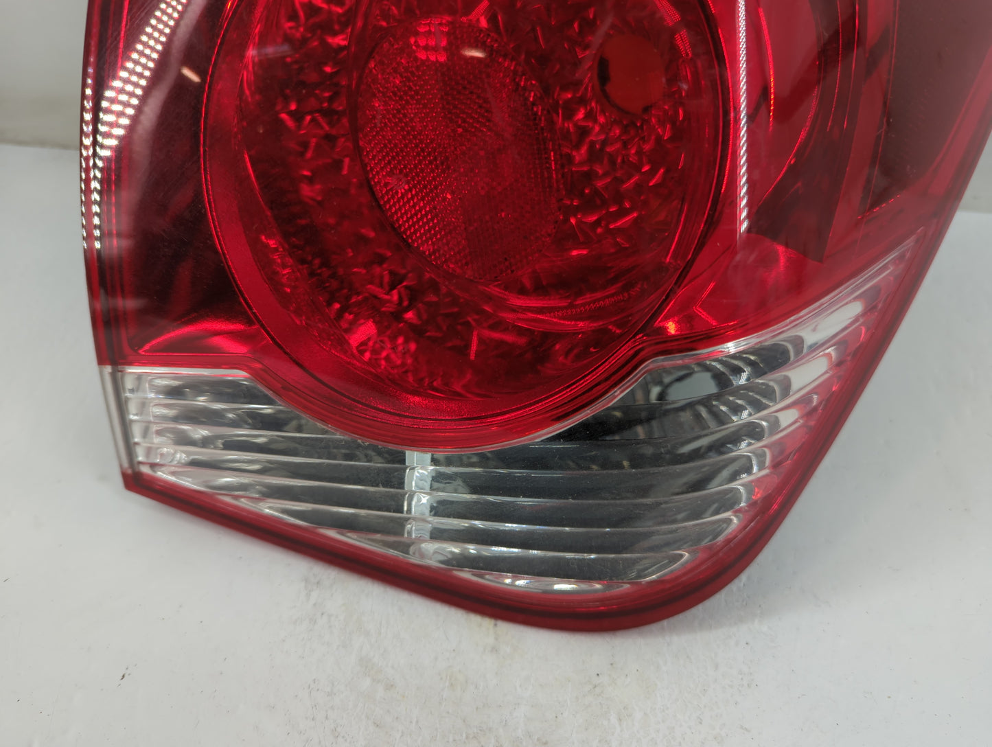2011-2016 Chevrolet Cruze Tail Light Assembly Driver Left OEM P/N:11161810 Fits Fits 2011 2012 2013 2014 2015 2016 OEM Used 